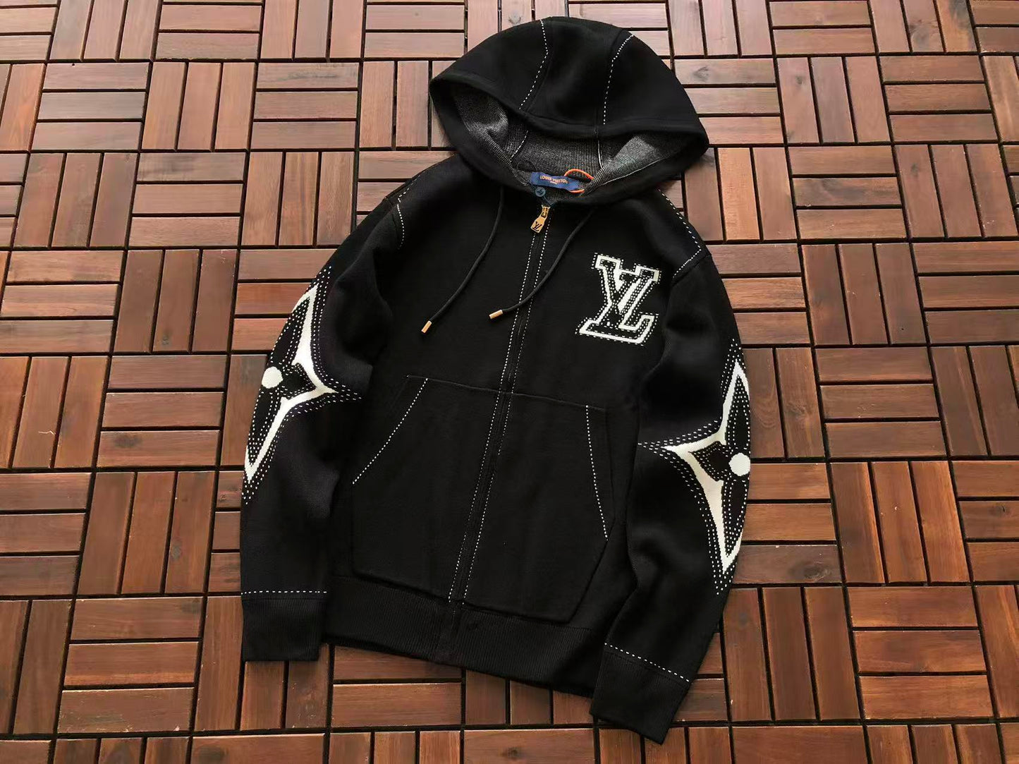 LOUIS VUITTON HOODIE 2
