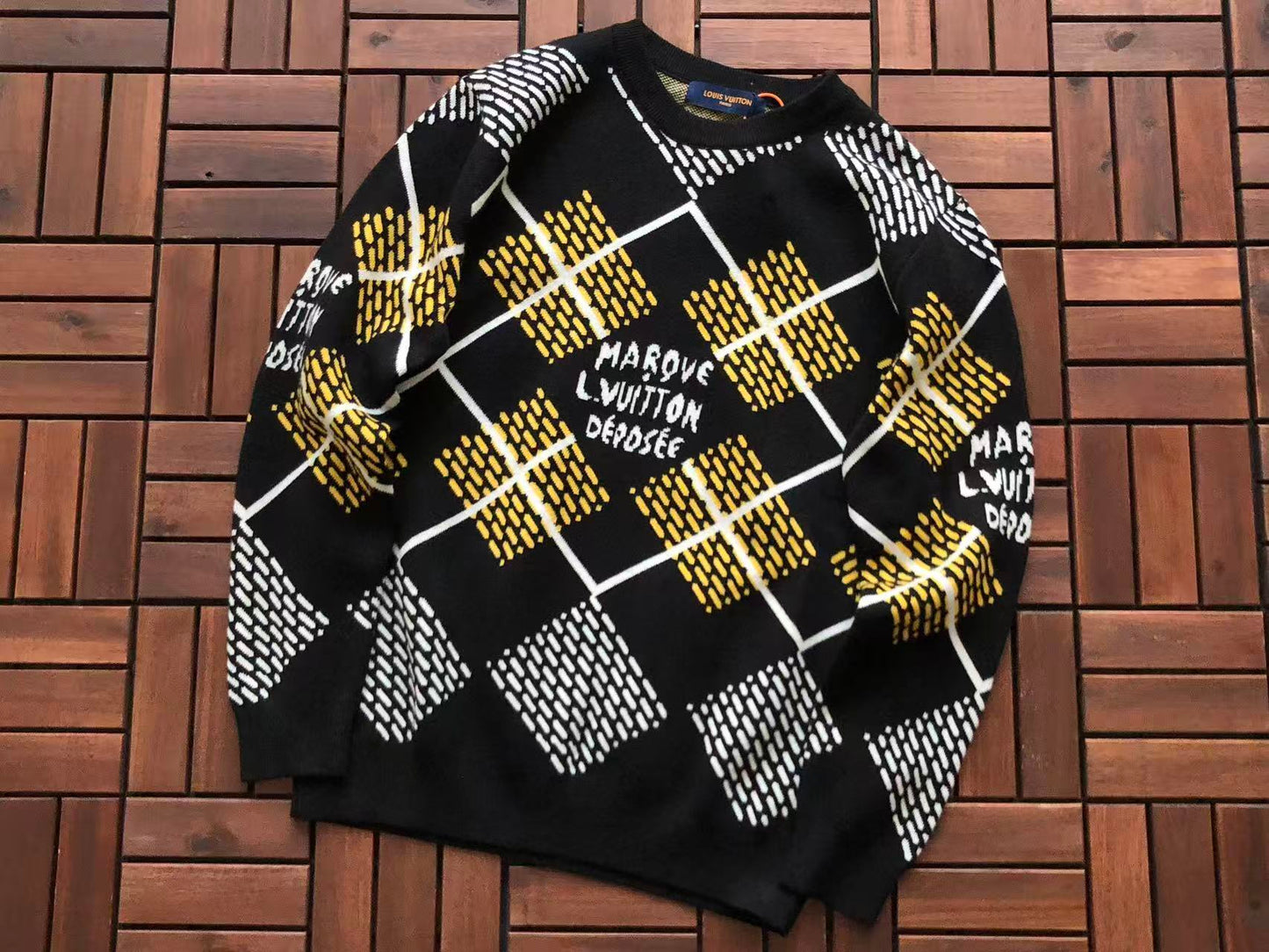 LOUIS VUITTON SWEATER 3