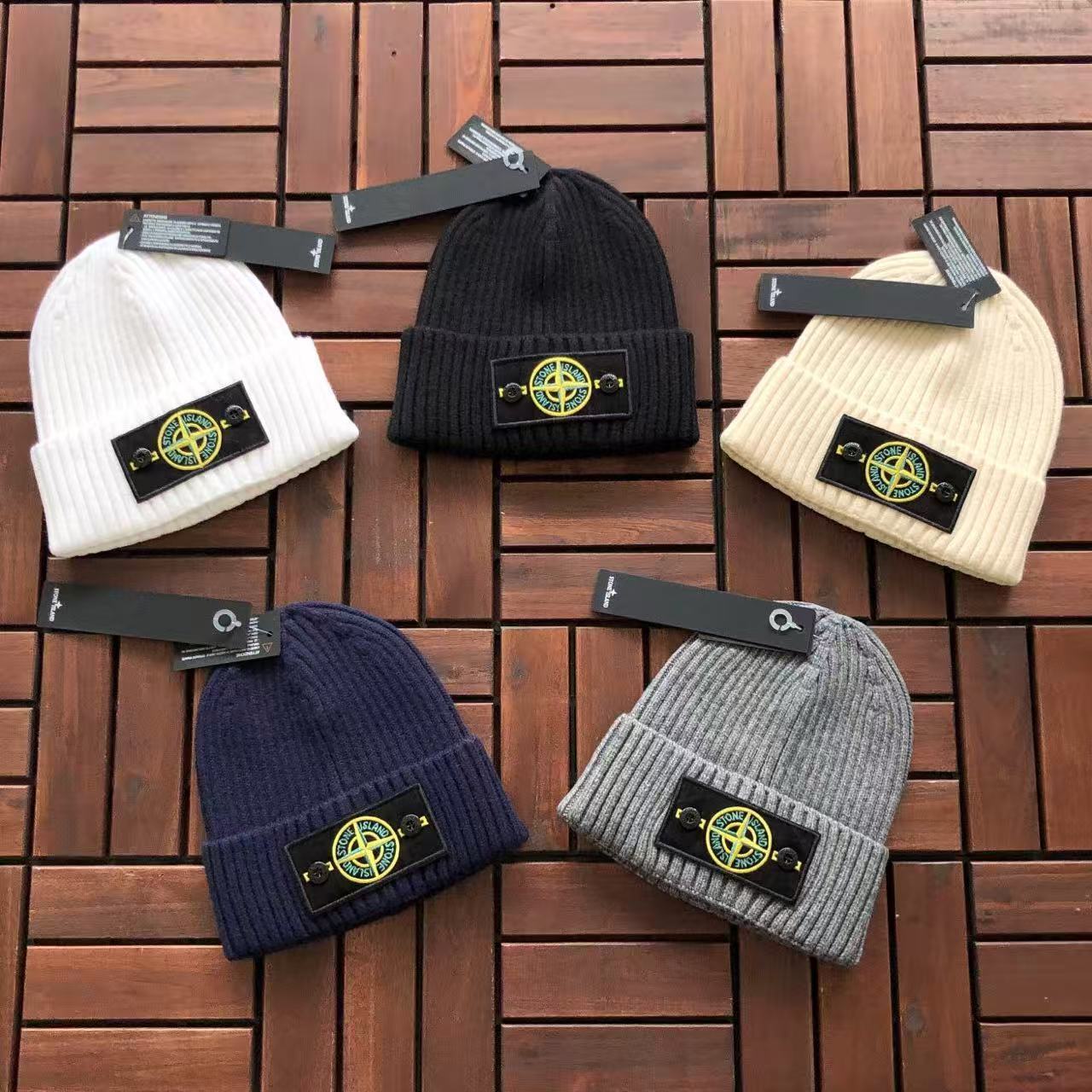 STONE ISLAND BEANNIE