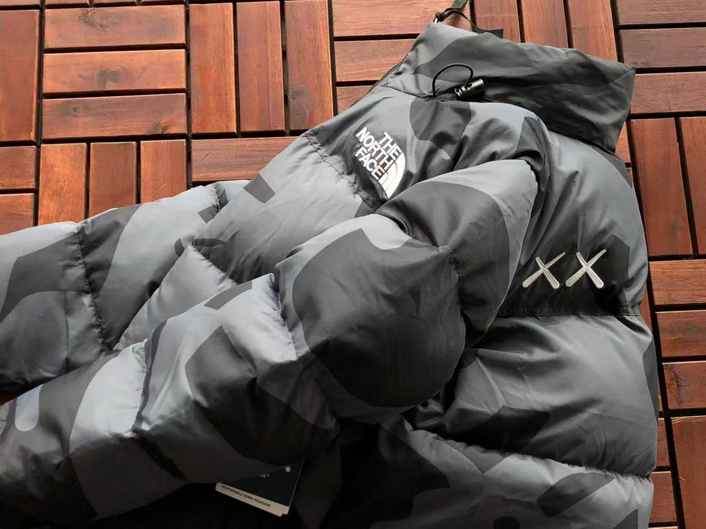 THE NORTH FACE x KAWS PUFFER