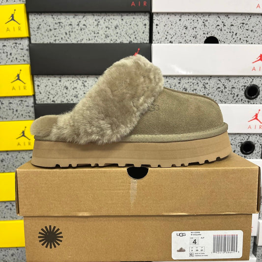 UGG SLIPPERS 2